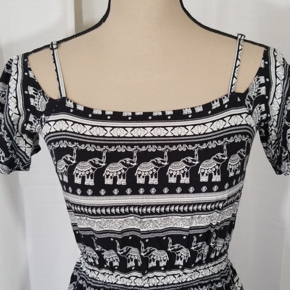 H & M Coachella elephant print dress. Size 6 - Picture 2 of 8